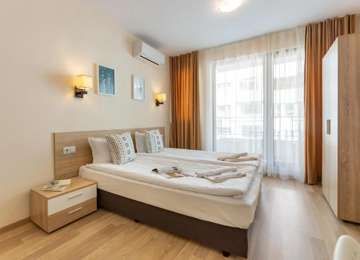 Apartments Flora Burgas 0*,