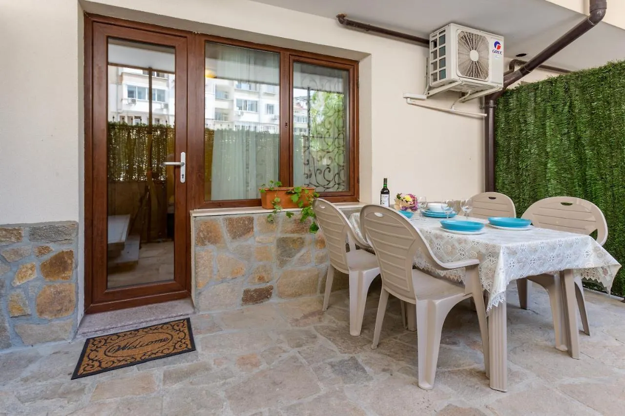 Apartments Flora Burgas